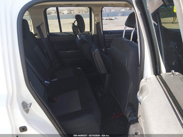 1C4NJPBA5HD212057 Jeep Patriot Sport Fwd