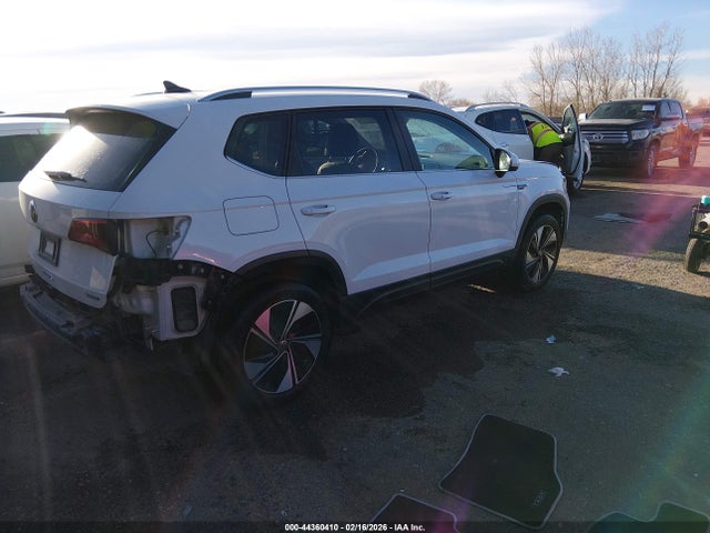 Продажа на аукционе авто 2023 Volkswagen Taos 1.5t Se, vin: 3VVUX7B26PM354554, номер лота: 44360410