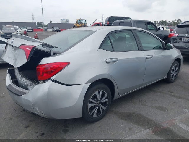 Toyota COROLLA SE 2017 5YFBURHEXHP689435 Image 4