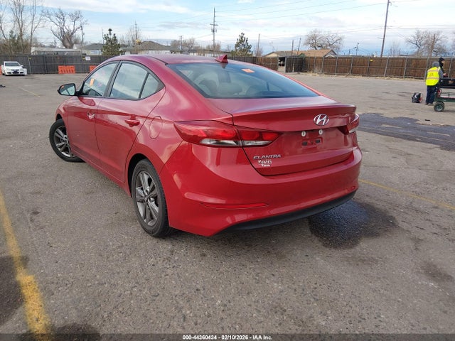 5NPD84LF3JH305109 Hyundai ELANTRA SEL