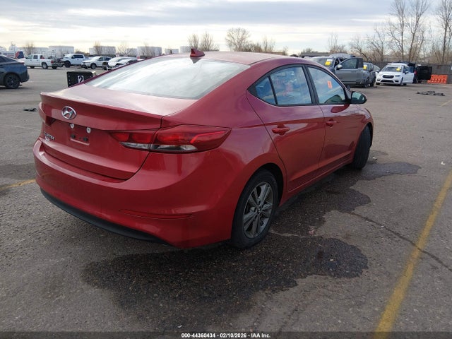 5NPD84LF3JH305109 Hyundai ELANTRA SEL