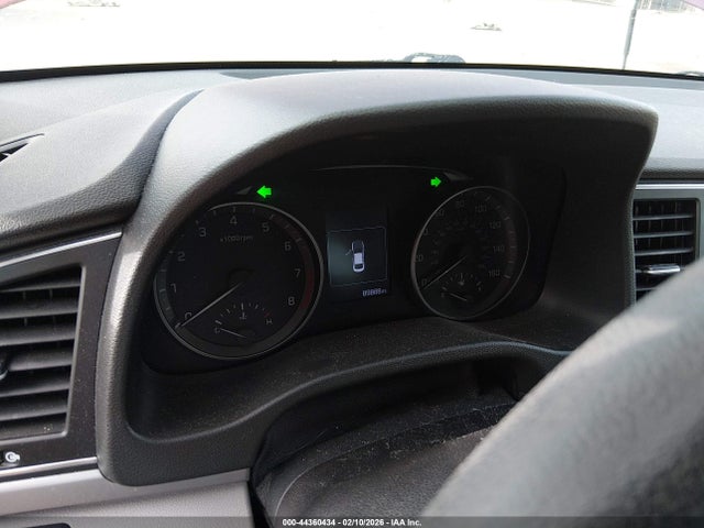 5NPD84LF3JH305109 Hyundai ELANTRA SEL