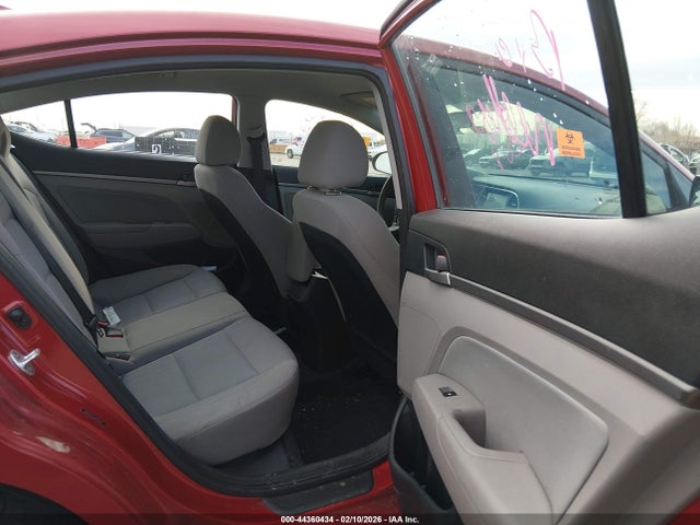 5NPD84LF3JH305109 Hyundai ELANTRA SEL