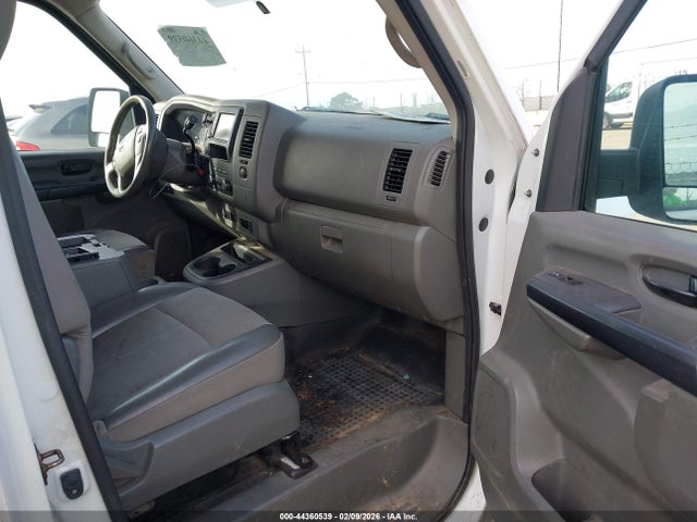 1N6BF0KY3KN802829 Nissan Nv Cargo Nv2500 Hd Sv V6
