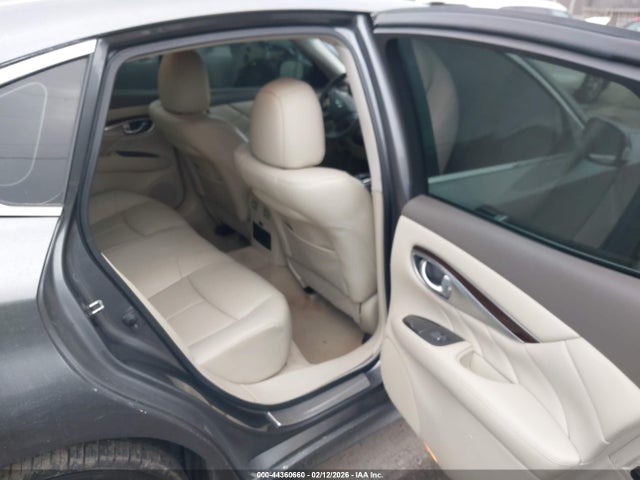 44360660 :رقم المزاد ، JN1BY1AP2GM220362 vin ، 2016 Infiniti Q70 3.7 مزاد بيع