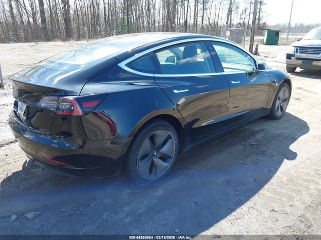 2018 TESLA MODEL 3 5YJ3E1EA1JF152233 Photo 3