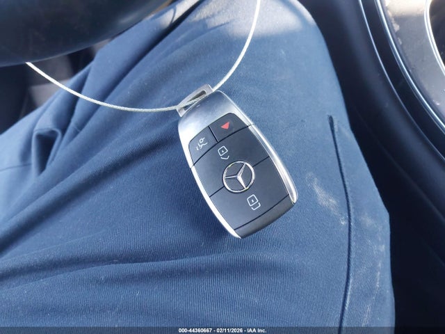 44360667 :رقم المزاد ، W1N0G8EB6NV391906 vin ، 2022 Mercedes-benz Glc 300 4matic Suv مزاد بيع