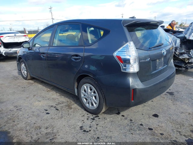 Toyota Prius V Three 2014 JTDZN3EU0E3334668 Image 3