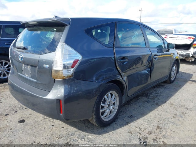 Toyota Prius V Three 2014 JTDZN3EU0E3334668 Image 4