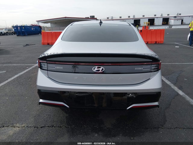 2026 Hyundai Sonata Sel Sport მანქანა იყიდება აუქციონზე, vin: KMHL64JA4TA533098, აუქციონის ნომერი: 44360801