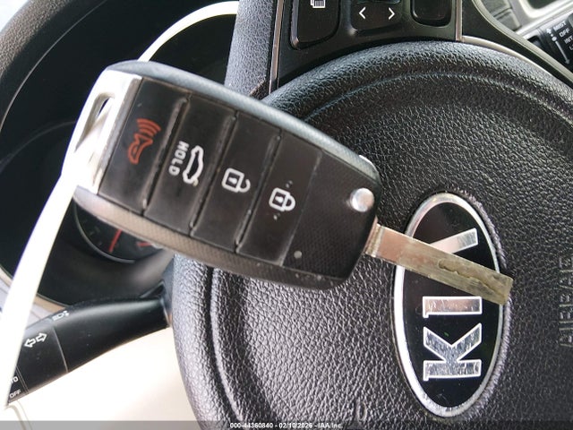 5XXGT4L33GG066263 KIA Optima Lx