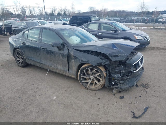 2019 VOLVO S60 7JR102FK0KG013688