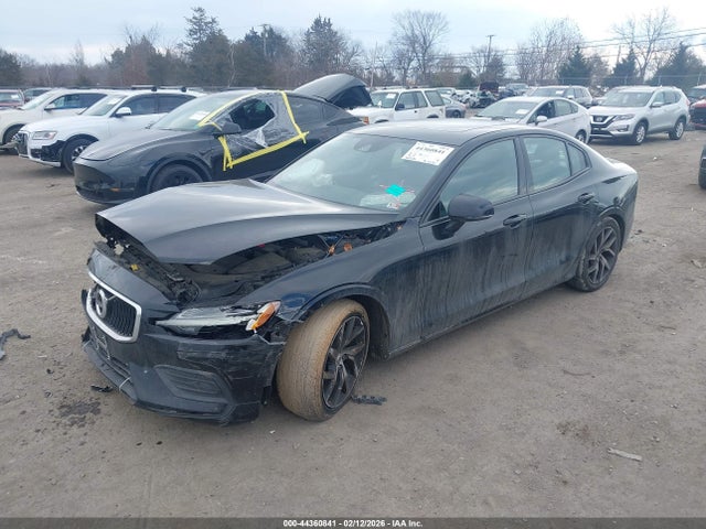 2019 VOLVO S60 7JR102FK0KG013688 Photo 1