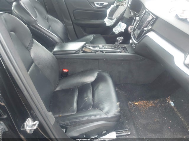 2019 VOLVO S60 7JR102FK0KG013688 Photo 4