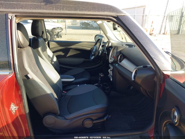 2009 MINI COOPER CLUBMAN WMWML33539TN69208 Photo 4