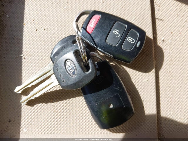 2006 Kia Sedona Ex/lx მანქანა იყიდება აუქციონზე, vin: KNDMB233766055824, აუქციონის ნომერი: 44360981