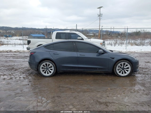 Tesla Model 3 Rear-wheel Drive 2022 5YJ3E1EA5NF289472 Image 13