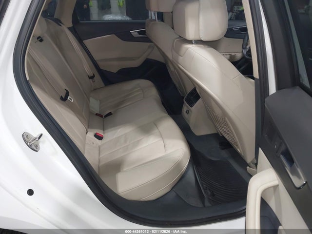 Aukcja sprzedaży 2017 Audi A4 2.0t Premium, vin: WAUENAF41HN027744, numer aukcji: 44361012