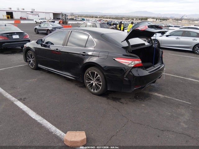 4T1B11HKXJU089017 Toyota CAMRY SE