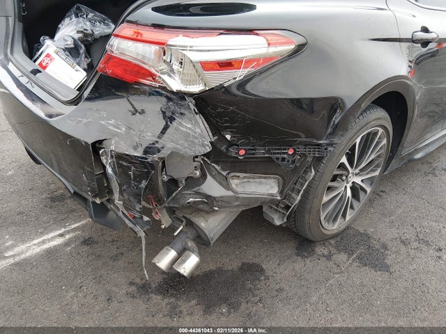 4T1B11HKXJU089017 Toyota CAMRY SE