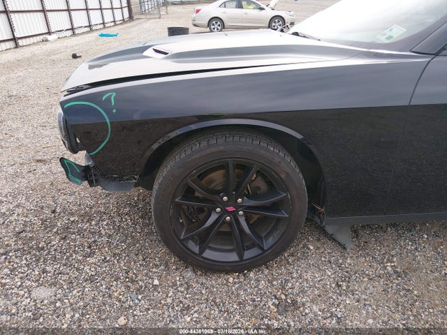 2C3CDZAG1HH501802 Dodge Challenger Sxt Plus