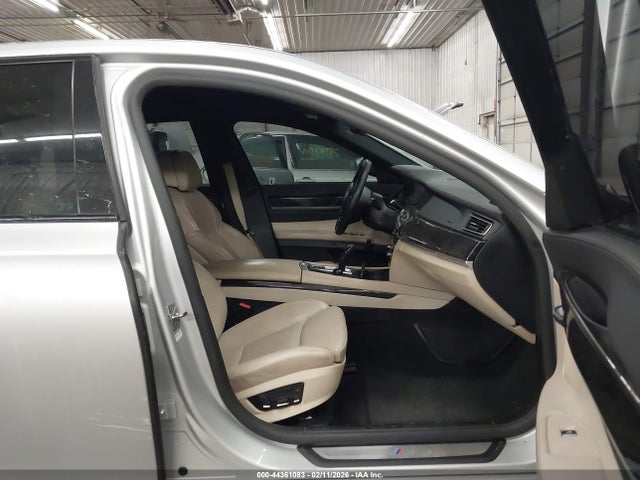 2011 BMW 750I WBAKA8C51BCY37303 Photo 4