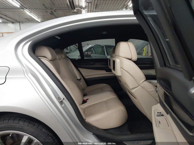 2011 BMW 750I WBAKA8C51BCY37303 Photo 7