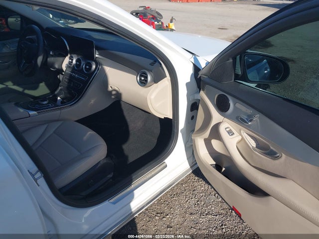 2019 Mercedes-benz C 300 4matic მანქანა იყიდება აუქციონზე, vin: 55SWF8EB8KU317819, აუქციონის ნომერი: 44361086
