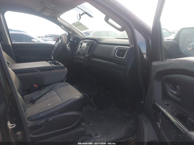 2019 NISSAN TITAN XD 1N6AA1F38KN514917 Photo 4