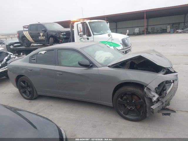 2C3CDXBG6JH202962 Dodge Charger Sxt Rwd