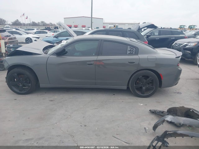 2C3CDXBG6JH202962 Dodge Charger Sxt Rwd