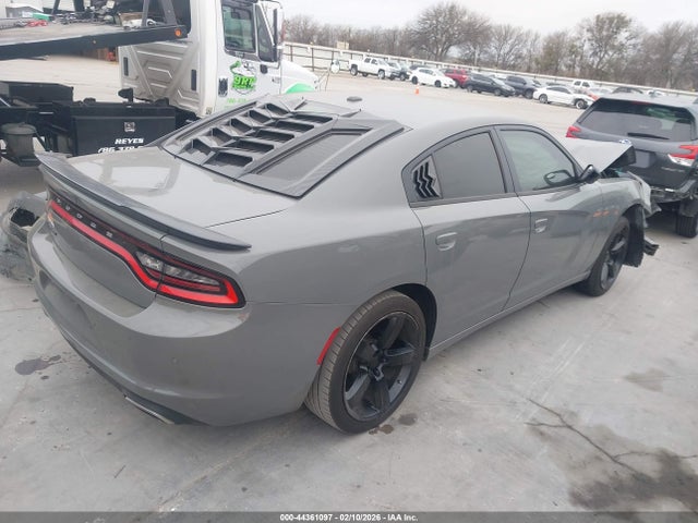2C3CDXBG6JH202962 Dodge Charger Sxt Rwd