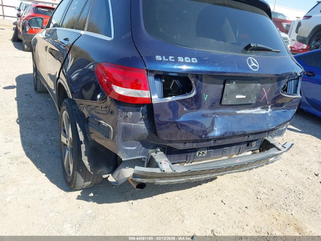 2016 Mercedes-benz Glc 300 მანქანა იყიდება აუქციონზე, vin: WDC0G4JB1GF051981, აუქციონის ნომერი: 44361100