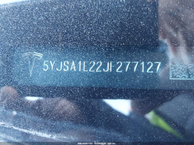44361153 :رقم المزاد ، 5YJSA1E22JF277127 vin ، 2018 Tesla Model S مزاد بيع
