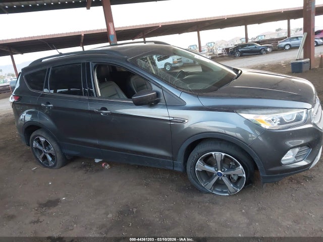 1FMCU9HD7JUA59775 Ford ESCAPE SEL