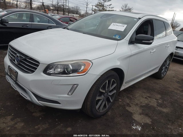 2017 VOLVO XC60 YV449MRR6H2027877 Photo 1