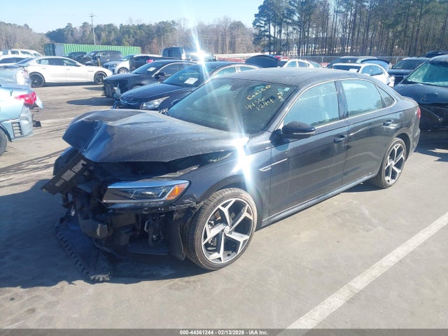 44361244 :رقم المزاد ، 1VWMA7A31LC011587 vin ، 2020 Volkswagen Passat 2.0t R-line مزاد بيع