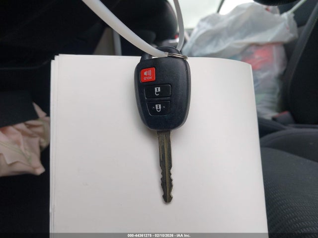 JTMWFREV3FJ028377 Toyota Rav4 Xle