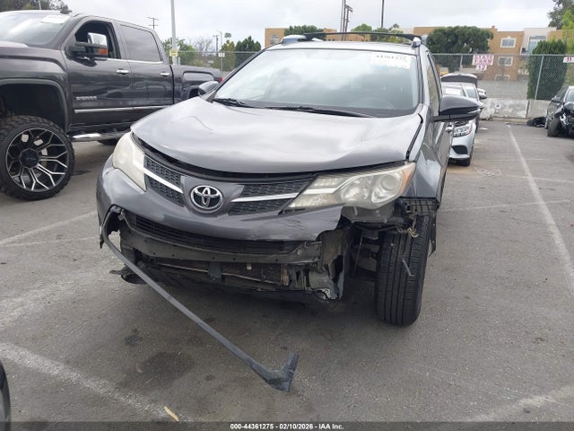 JTMWFREV3FJ028377 Toyota Rav4 Xle