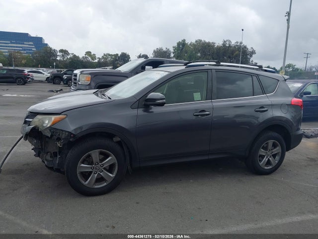 JTMWFREV3FJ028377 Toyota Rav4 Xle