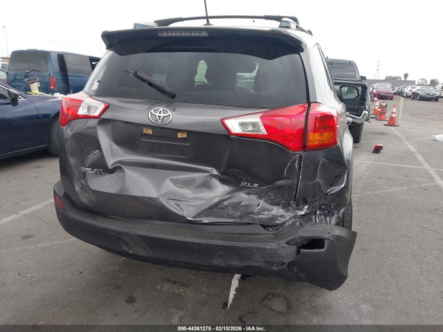 JTMWFREV3FJ028377 Toyota Rav4 Xle