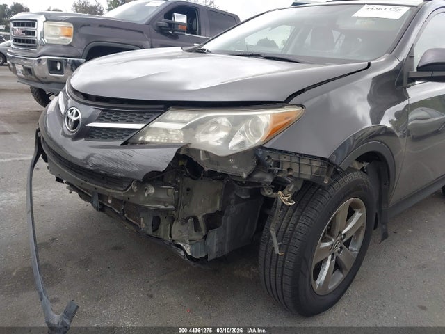 JTMWFREV3FJ028377 Toyota Rav4 Xle