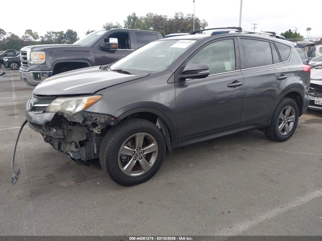 JTMWFREV3FJ028377 Toyota Rav4 Xle