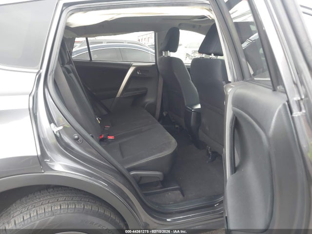 JTMWFREV3FJ028377 Toyota Rav4 Xle