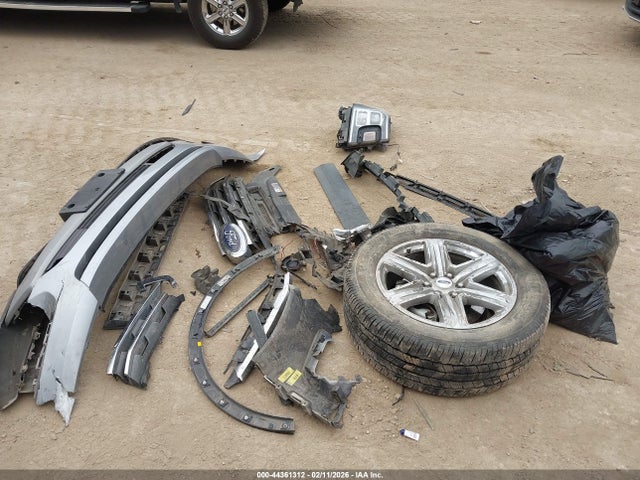 1FMJU1HT0MEA05877 Ford Expedition Xlt