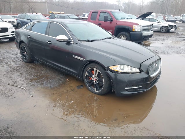 2015 JAGUAR XJ SAJWJ2GD2F8V82366 Photo 0