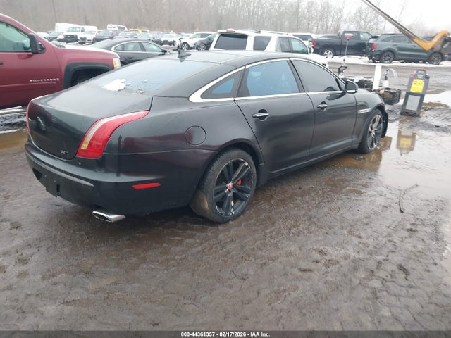 2015 JAGUAR XJ SAJWJ2GD2F8V82366 Photo 3