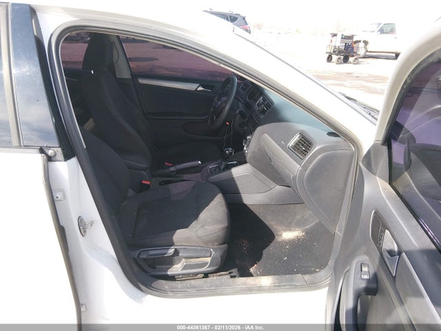3VWD17AJ4FM237723 Volkswagen Jetta 1.8t Se