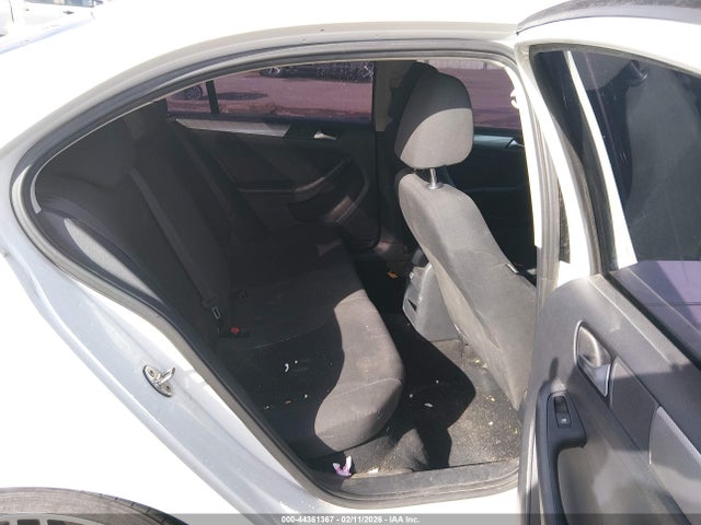 3VWD17AJ4FM237723 Volkswagen Jetta 1.8t Se