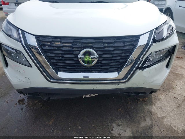 5N1AT3BA4MC721330 Nissan Rogue Sv Fwd